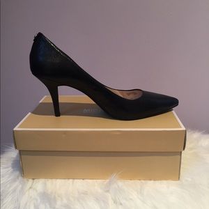 Michael Kors Flex Mid Pump